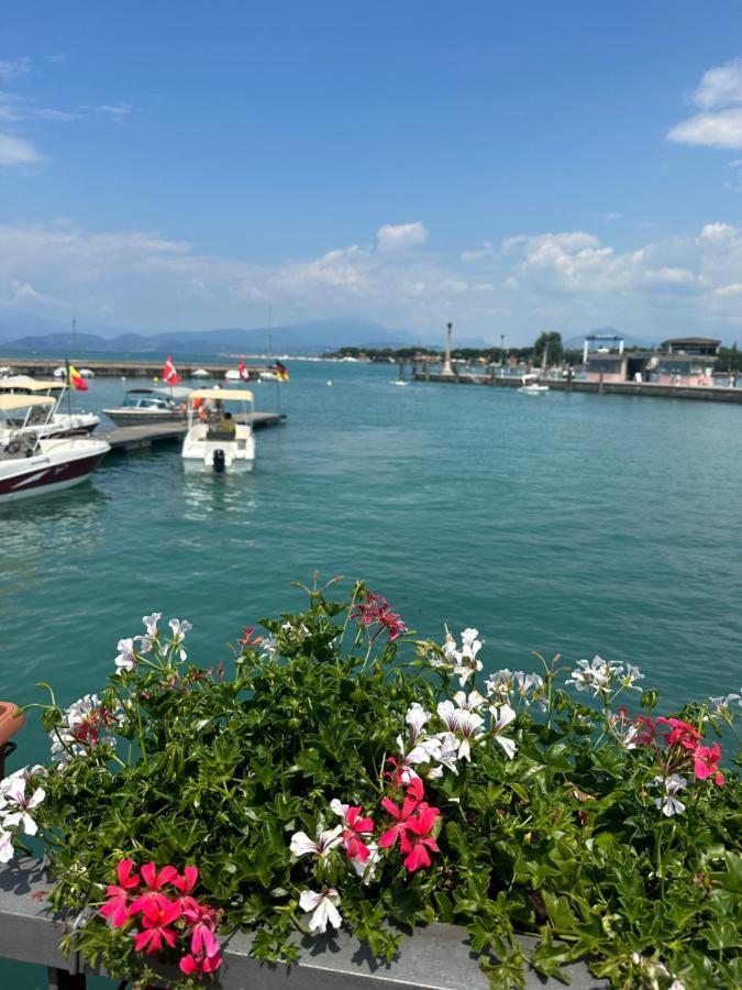 Holiday House Al Porto View Lake Peschiera del Garda Exterior photo